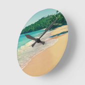 Horloge Ronde Plage paisible de l'île tropicale (Angle)