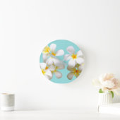 Horloge Ronde Plumeria blanche hawaïenne bleu fleur (Maison)