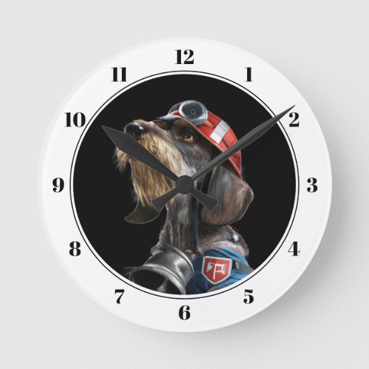 Horloge Ronde Pompier chef fils cheveux Dachshund chien ronde C (Recto)