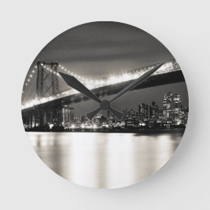 Horloge Ronde Pont de Williamsburg à New York City la nuit