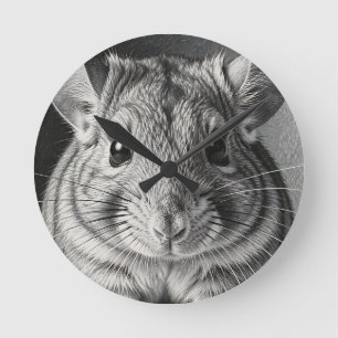 Horloge Ronde Portrait Réaliste de Chinchilla au Crayon