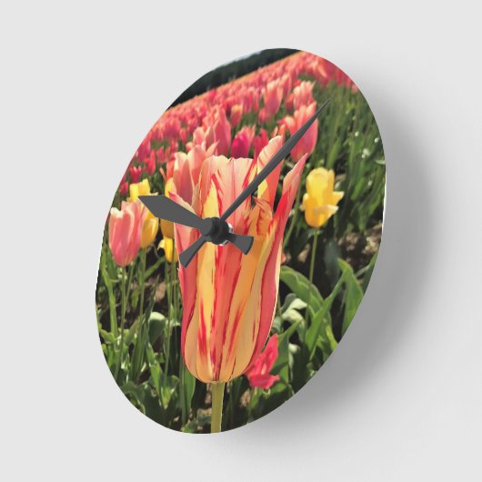 Horloge Ronde Pretty Spring Tulip (Angle)