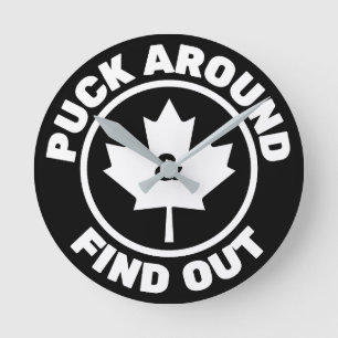Horloge Ronde Puck Around & Découvrez la feuille d'érable canadi