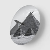 Horloge Ronde Pyramides noires et blanches (Angle)