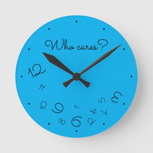 Horloge Ronde Qui S'En Soucie ? Chiffres en chute Bleu Quirky (Recto)