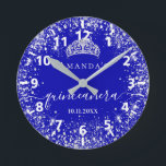 Horloge Ronde Quinceanera royal bleu argent parties scintillant<br><div class="desc">Pour un élégant Quinceañera, 15ème anniversaire. Une couleur arrière - plan bleue royale tendance. Décoré avec de la poussière de parties scintillant en faux argent, une couronne de tiare. Personnalisez et ajoutez un nom, un âge et une date. Quinceañera est écrit avec un script de style moderne écrit à la...</div>