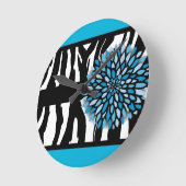 Horloge Ronde Rayures de zèbre avec le chrysanthème bleu (Angle)