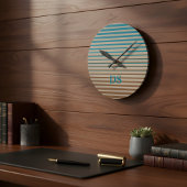 Horloge Ronde Rayures horizontales Monogramme Brown et bleu