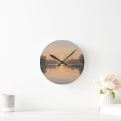 Horloge Ronde Reflet du lac à l'heure dorée Impressionniste (Maison)