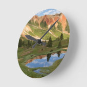Horloge Ronde Réflexion de Red Mountain (Angle)