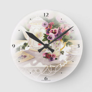 Horloge Ronde Regular Wall clock with Painting of Victorian Tea