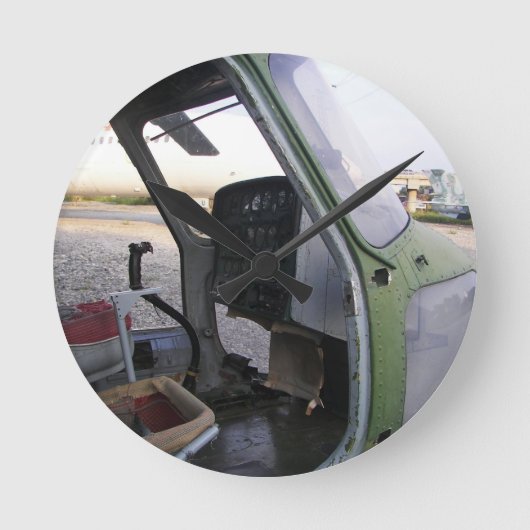Horloge Ronde Restes d'hélicoptère de guerre froide. (Recto)