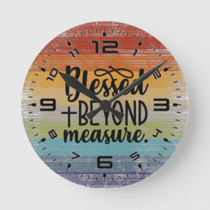 Horloge Ronde Rétro Béni Au-Delà De La Mesure