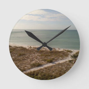 Horloge Ronde Rivage Calme du Golfe Avec Horizon de Ciel Bleu