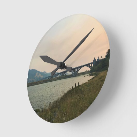 Horloge Ronde Rivière Rogue, OU (Angle)