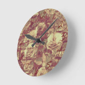 Horloge Ronde Rose camouflage pattern on tiled wall ground (Angle)