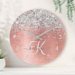 Horloge Ronde Rose Gold brossé Parties scintillant métallique No<br><div class="desc">Personnalisez facilement ce design tendance et chic 24h/24 avec une jolie parties scintillant brillante en or rose sur un arrière - plan métallique brossé en or rose.</div>