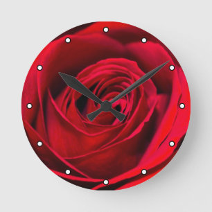 Horloge Ronde Rose rouge romantique en pleine floraison avec des
