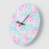 Horloge ronde, Roses roses, Papillons blancs (Angle)