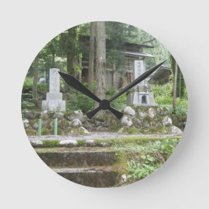 Horloge Ronde Sanctuaire japonais serein et mémorial de pierre