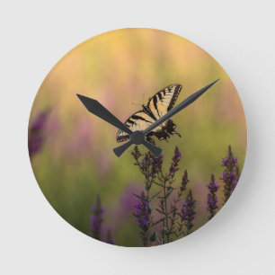 Horloge Ronde Scène d'été, papillon et Loosestrife