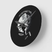 Horloge Ronde Scooting the Moon - Stunt Scooter (Angle)