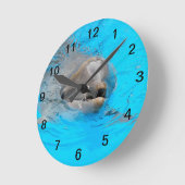 Horloge Ronde Smiling dolphin clock (Angle)