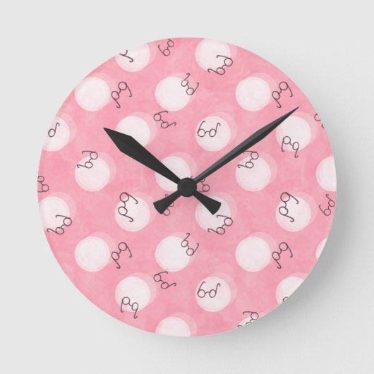Horloge Ronde Soft Pink Cute Pattern – Minimal Aesthetic Polka (Recto)