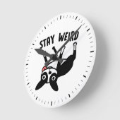 Horloge Ronde Stay Weird Funny Boston (Angle)