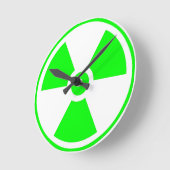 Horloge Ronde Symbole de rayonnement radioactif nucléaire en ver (Angle)