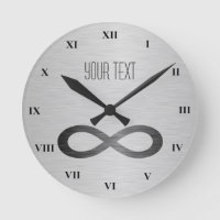 Symbole d'infini sur la texture métallique de Faux