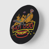 Horloge Ronde Symbole néo-chien de Scooby Doo Hot Dog (Angle)