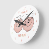 Horloge Ronde Temps à pig out ! Cartoon pigs clock. (Angle)