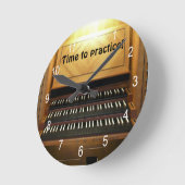 Horloge Ronde Time to practice musicians wall clock (Angle)
