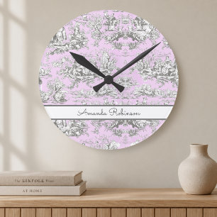 Horloge Ronde Toile de Jouy fleurie vintage rose monogramme au b