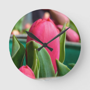 Horloge Ronde Tulipe Rouge Dans L'Horloge Du Mur De Printemps