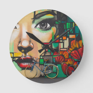 Horloge Ronde Vélos sur le mur de Graffiti