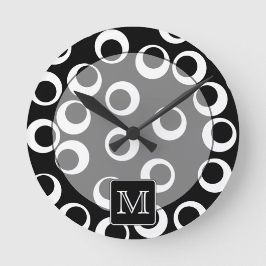 Horloge Ronde Votre Lettre. Monogramme noir et blanc. Motif amus (Recto)