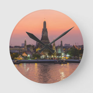Horloge Ronde Wat Arun Temple Bangkok Thaïlande au coucher du so