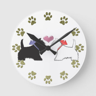 Horloge Ronde Westie mignon poursuit l'art
