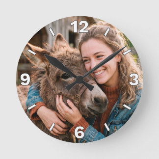 Horloge Ronde Woman Hugging Donkey Farm Country Rustic Decor