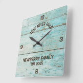 Horloge Rustique personnalisée "L'amour ne manque (Angle)