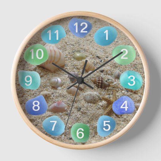 Horloge Sea glass with Seashells on Beach Sand (Recto)