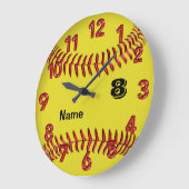 Horloge Softball personnalisée avec NUMBER et NOM (Angle)