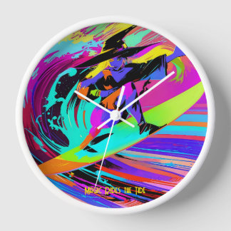 Horloge Sorcière de surf Pop Art coloré