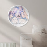 Horloge Souvenez-vous de ce moment meilleur photos d'amis<br><div class="desc">Souvenez-vous de This Moment Best Friends,  Il suffit de remplacer l'exemple de photo par votre préféré d'orientation carré. Souvenez-vous que ce moment est dans un élégant script set en bas. Vous pouvez modifier la couleur de ce texte si nécessaire pour mieux convenir à votre photo via éditer plus loin.</div>