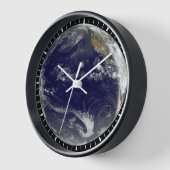 Horloge Terre Avec Trois Cyclones Tropicaux Dans Le Pacifi (Angle)