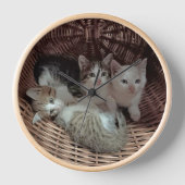 Horloge Three Kittens in a Wicker Basket (Recto)
