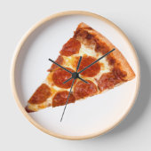 Horloge Tranche de pizza pepperoni classique de SlipperyJo (Recto)