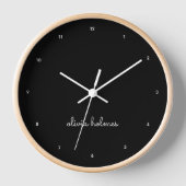 Horloge Trendy Monogram | Name de script noir moderne (Recto)
